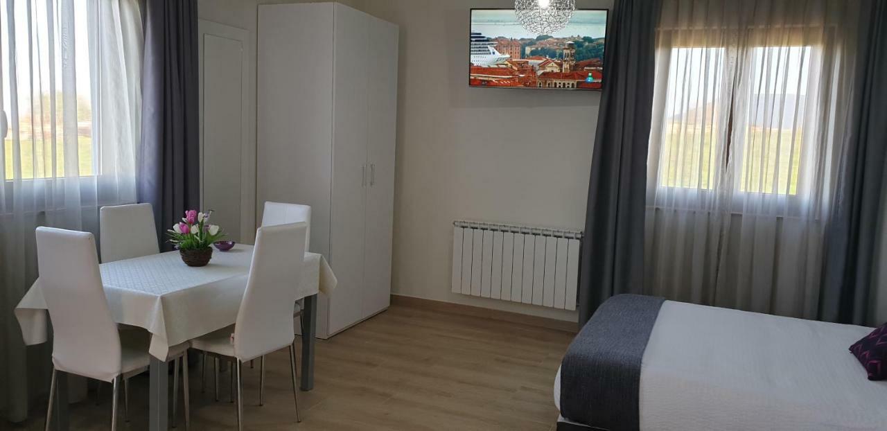 Apartamentos La Pradera De Isla Plana Extérieur photo